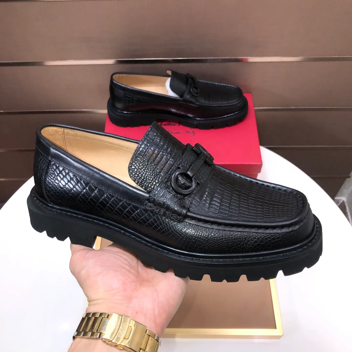 Men's shoes 💰680💰[Ferragamo/Ferragamo] The latest model in the counter. Original imported high-quality cowhide with open sides + imported 🐂 water-dyed cowhide lining + original luxury metal buckle + original combined outsole. No pressure for comparison. 39–45 (45 is custom-made and cannot be returned or exchanged)